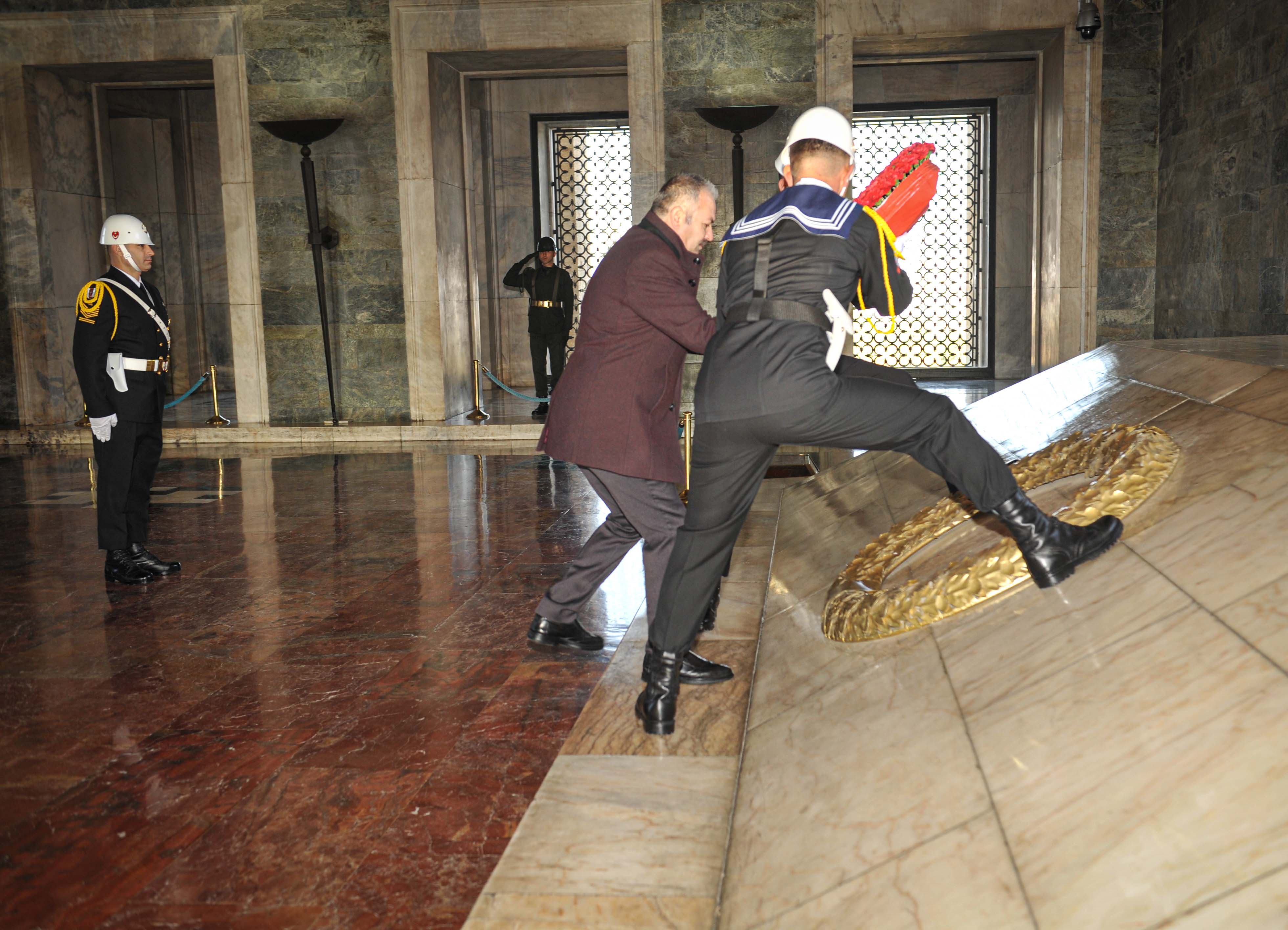 Ülkemizin Kurucusu, Kurtarıcısı Gazi Mustafa Kemal ATATÜRK’ün manevi huzuruna çıktık.