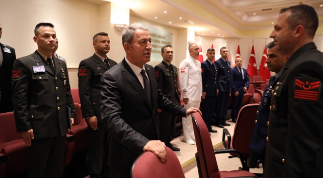 Bakan Akar uzman erbaşlarla bir araya geldi 'TRT HABER'