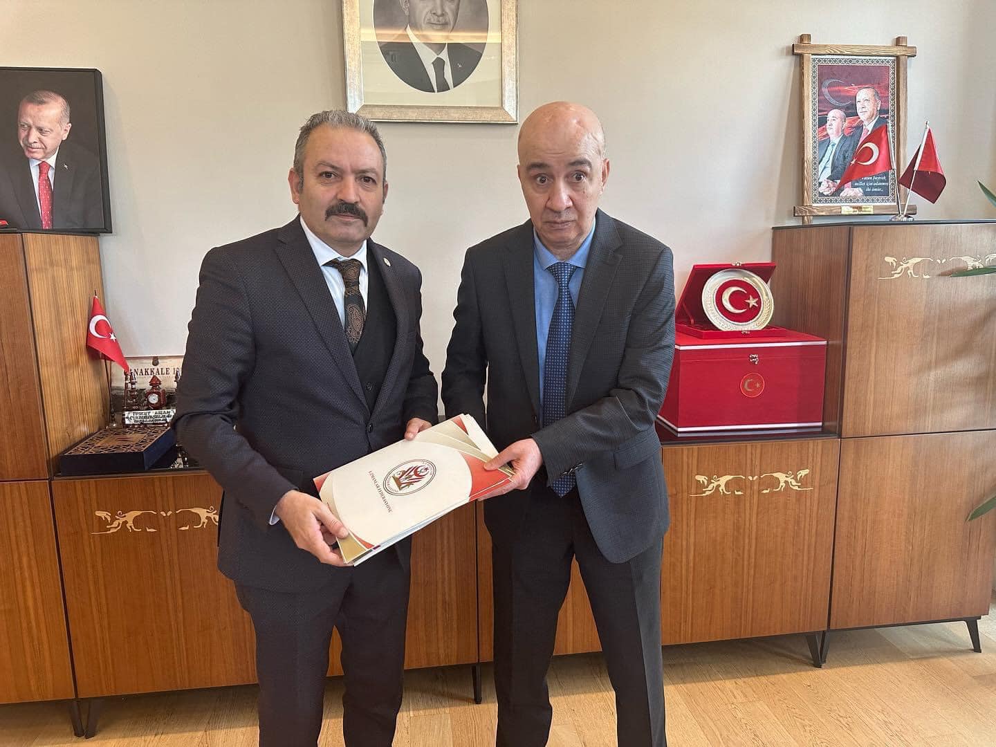 Cumhurbaşkanlığı Külliyesinde Sayın Cumhurbaşkanı Başdanışmanı Turgut Aslan, diğer Başdanışmanlarımız ve yetkililerle bir dizi görüşme gerçekleştirdik