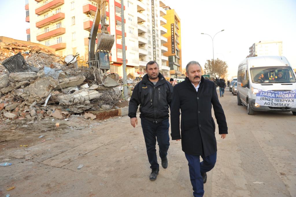 Kahramanmaraştayız Büyük bir felaket olmuş burda Milletimizin başı sağolsun Rabbim bir daha böyle afet göstermesin 