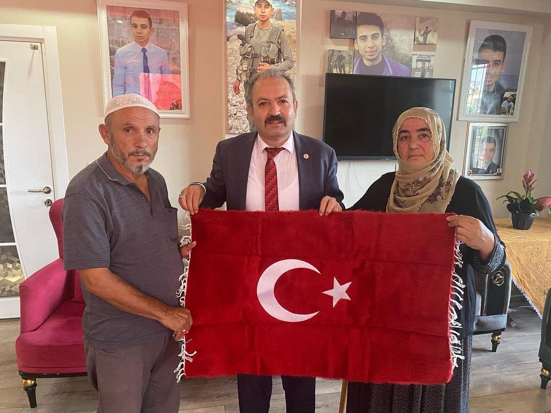 ŞEHİT AİLESİ Nİ ZİYARET